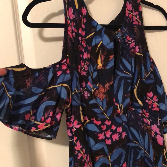 Adorable cold shoulder floral dress - Picture 4 of 5